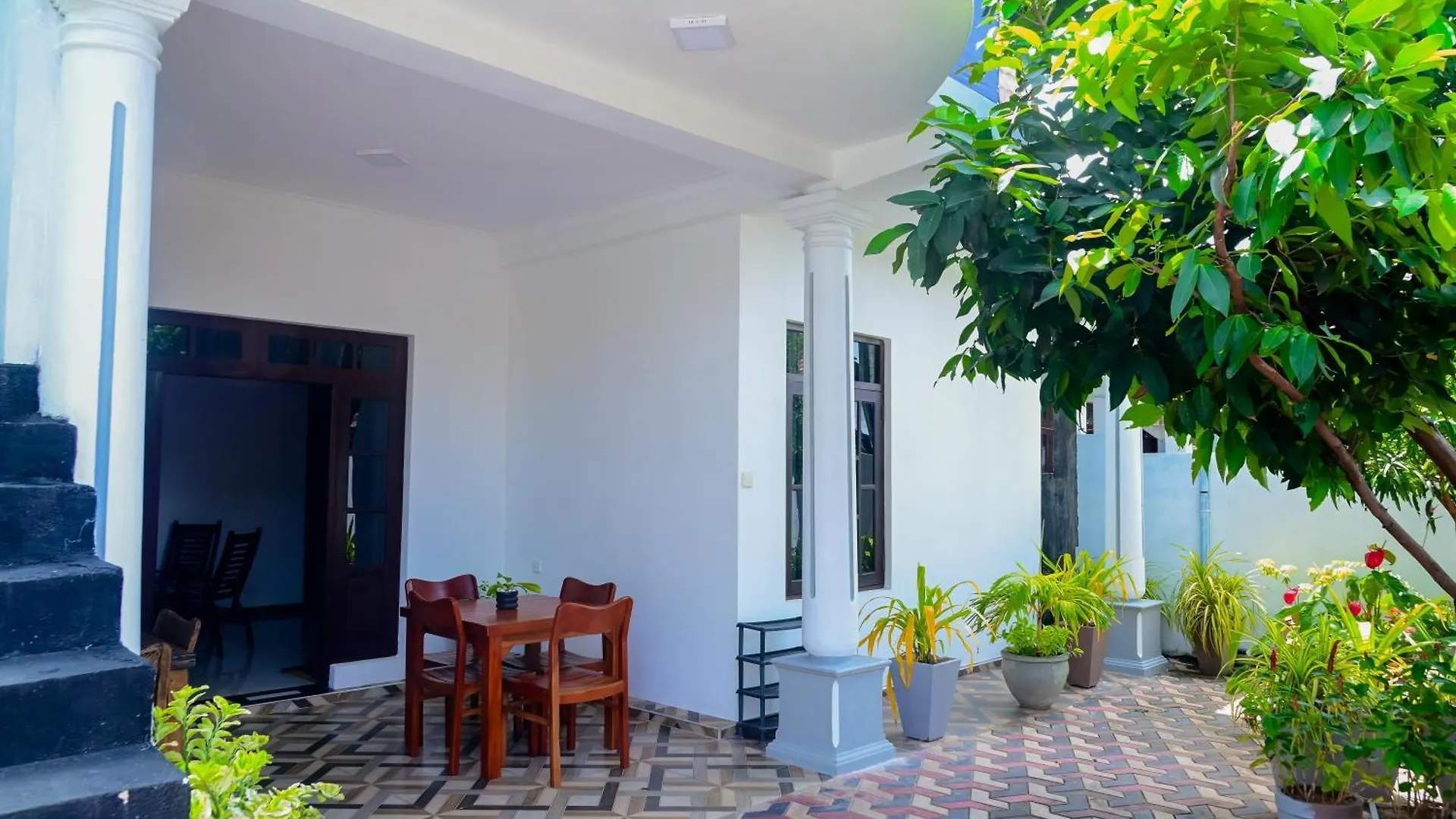 Mario Family Villa And Restaurant Negombo