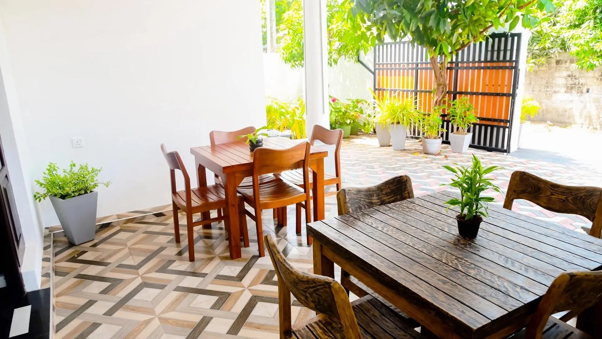 Mario Family Villa And Restaurant contacts